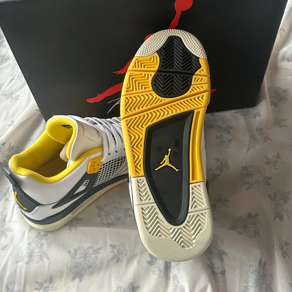 Air Jordan 4 Retro Vivid Sulfur White And Yellow Sneakers - Picture 4 of 6